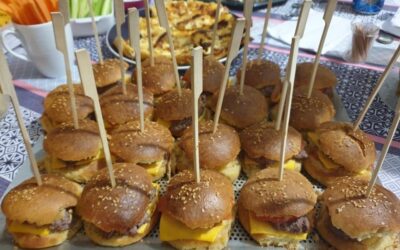 Buffet apéro dinatoire à la Plage de Rochelongue : votre boulangère vous régale !